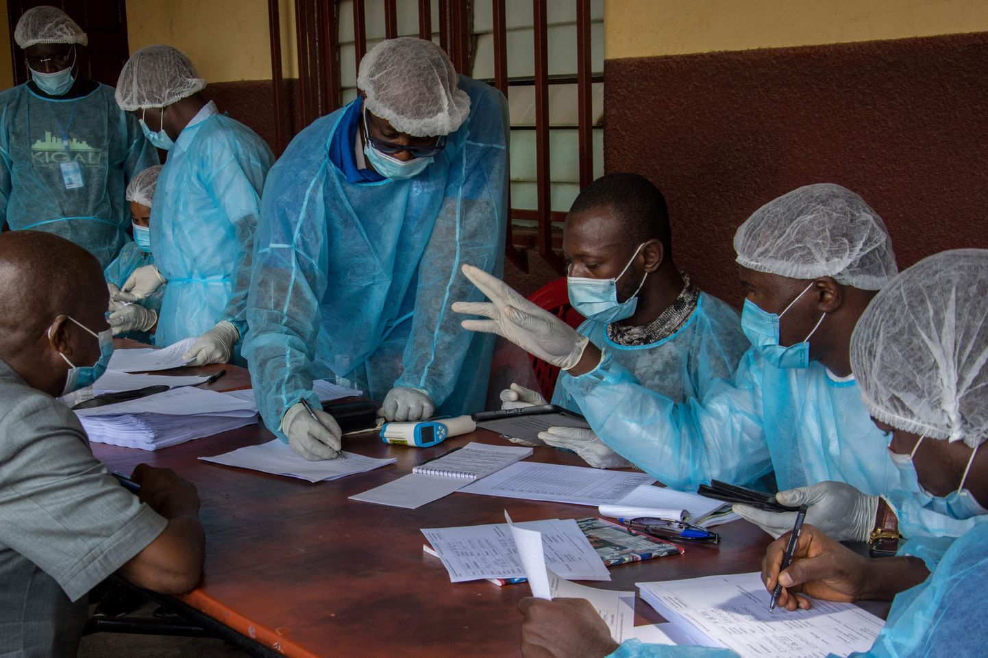 Вакцинация от вируса Эбола в Африке