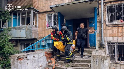 Krievija naktī uz svētdienu uzbrukusi Ukrainai ar astoņām raķetēm un 142 droniem