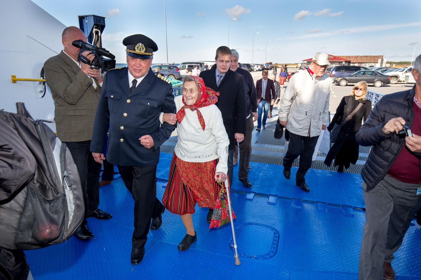 Virve Elfriide Köster 2015. aasta oktoobris parvlaev Kihnu Virve ristimisel.