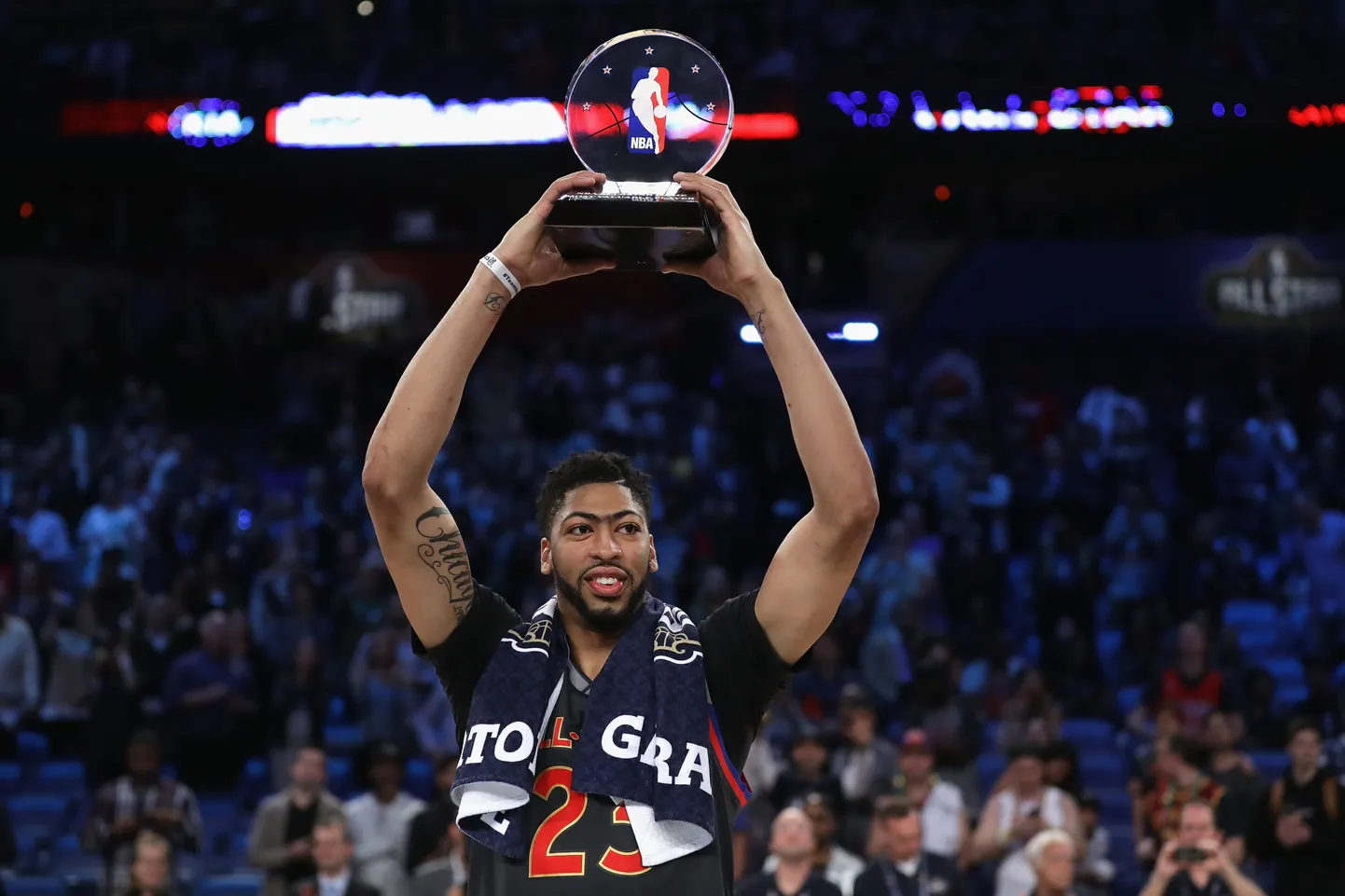 Oma karjääris neljandat korda NBA Tähtede mängule valitud New Orleans Pelicansi korvpallur Anthony Davis püstitas 52 punktiga skoorirekordi, mille tulemusena valiti 23-aastane staarmängija ka kohtumise MVPks.