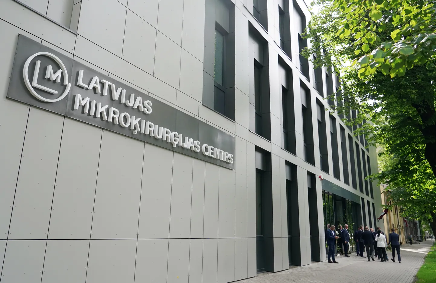 Latvijas Mikroķirurģijas centra jaunās specializētās slimnīcas ēka, kas vienuviet apvieno diagnostikas, rekonstruktīvās, rokas, estētiskās medicīnas un onkoloģiskās mikroķirurģijas iespējas.