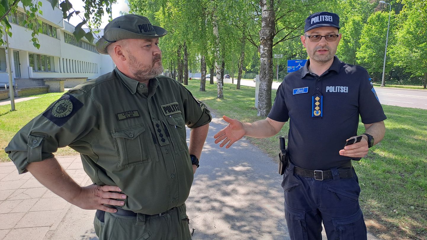 Eesti piiridelegatsiooni juht Urmas Elmi (vasakul) ja PPA Lõuna prefekt Vallo Koppel selgitasid neljapäeval, kuidas kahe logistiku kojutoomine käis.