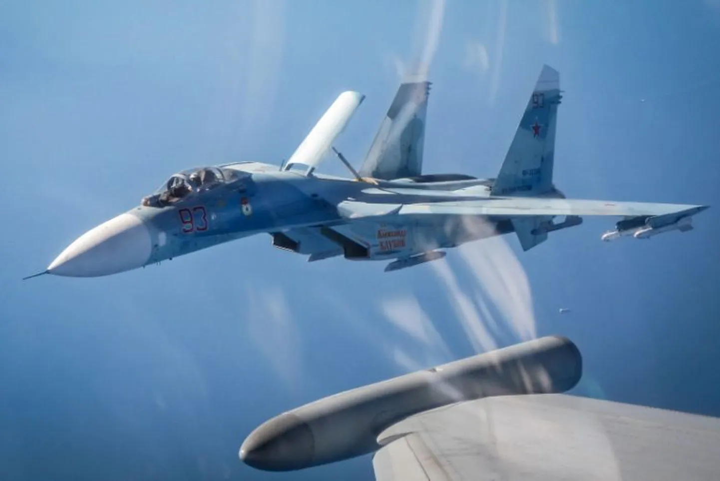 25. juunil 2019 tehtud pilt Eesti õhuruumi lähedal lendavast Vene hävitajast SU-27.