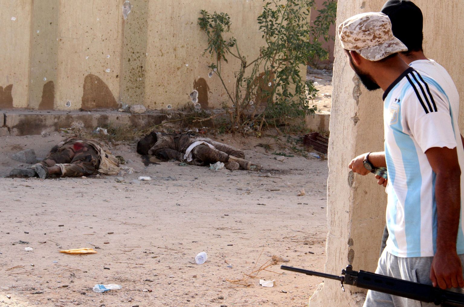 Sirtes jätkuvad ägedad lahingud valitsusmeelsete ja islamistide vahel.