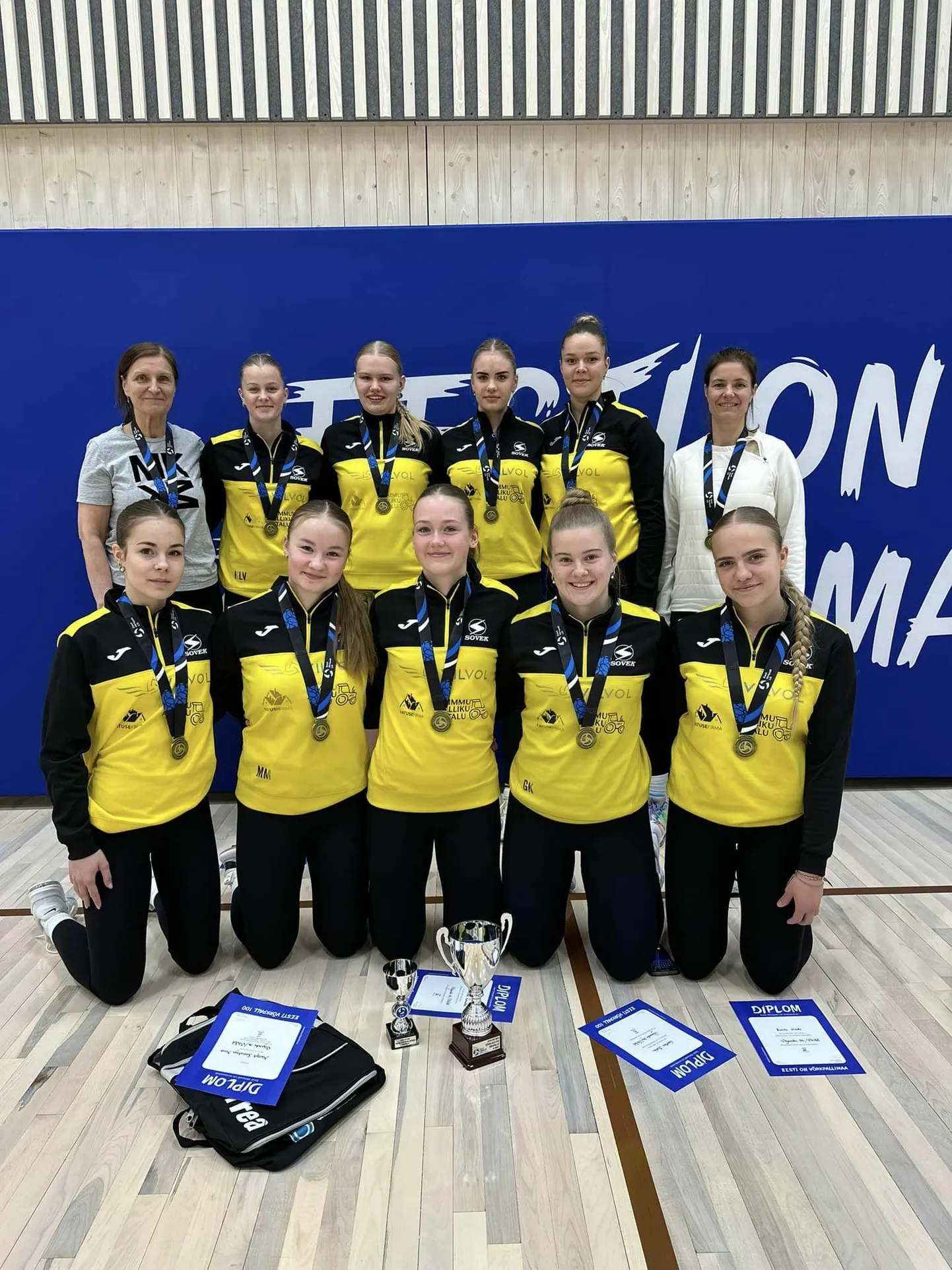 Eesti U18 tütarlaste meistrivõistlustel kolmanda koha saavutanud Viljandi Spordikool/VilVoli naiskond 