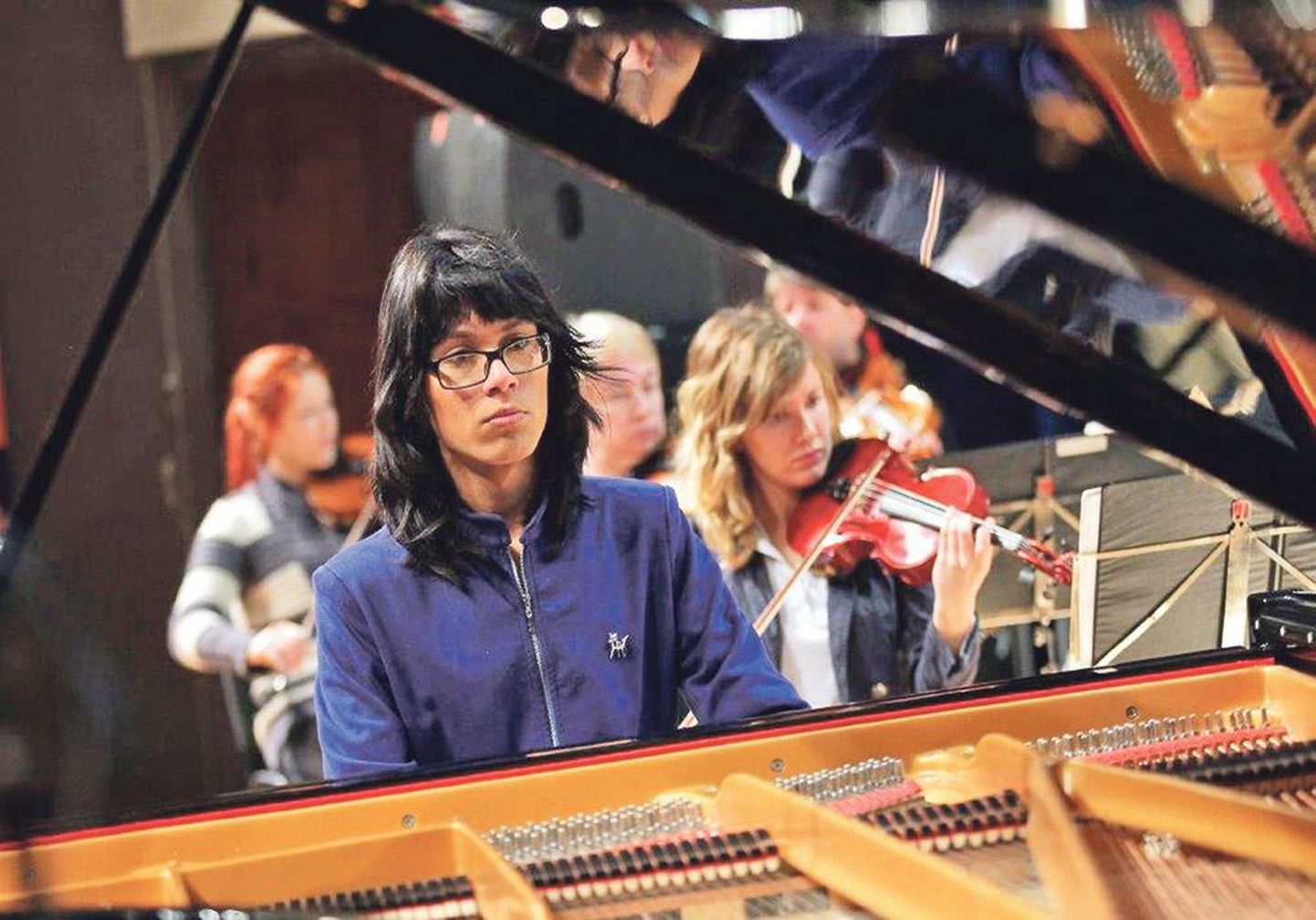 Лео Дубовски стал в 2012 году лауреатом Шопеновского конкурса и выступил с оркестром на заключительном концерте в зале «Эстония». Сейчас пианист учится в Эстонской академии музыки.