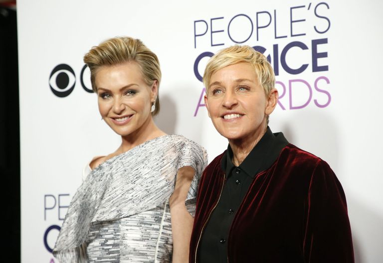 Portia de Rossi (vasakul) ja Ellen DeGeneres