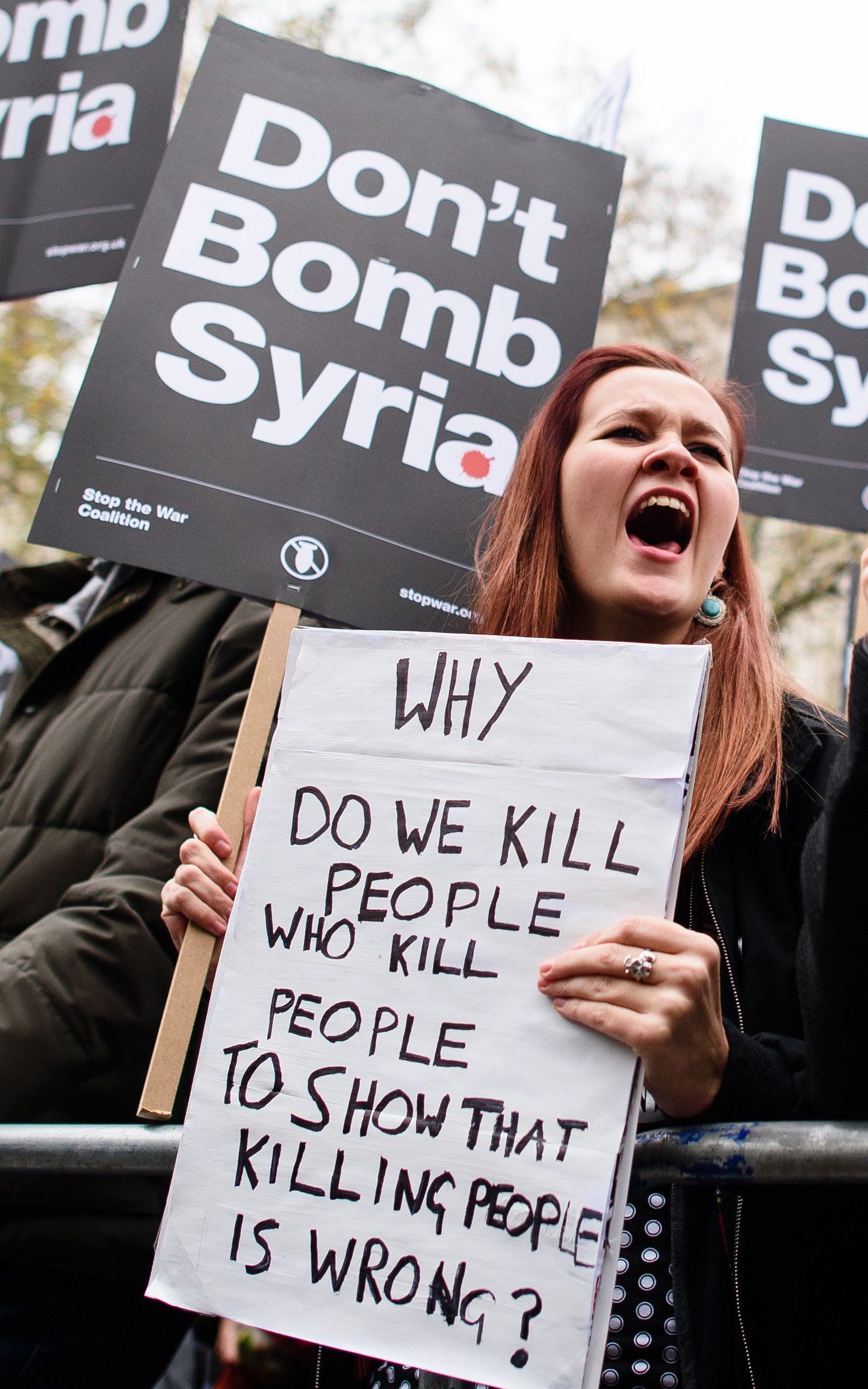 В Британии прошла акция протеста, против бомбежек в Сирии.
