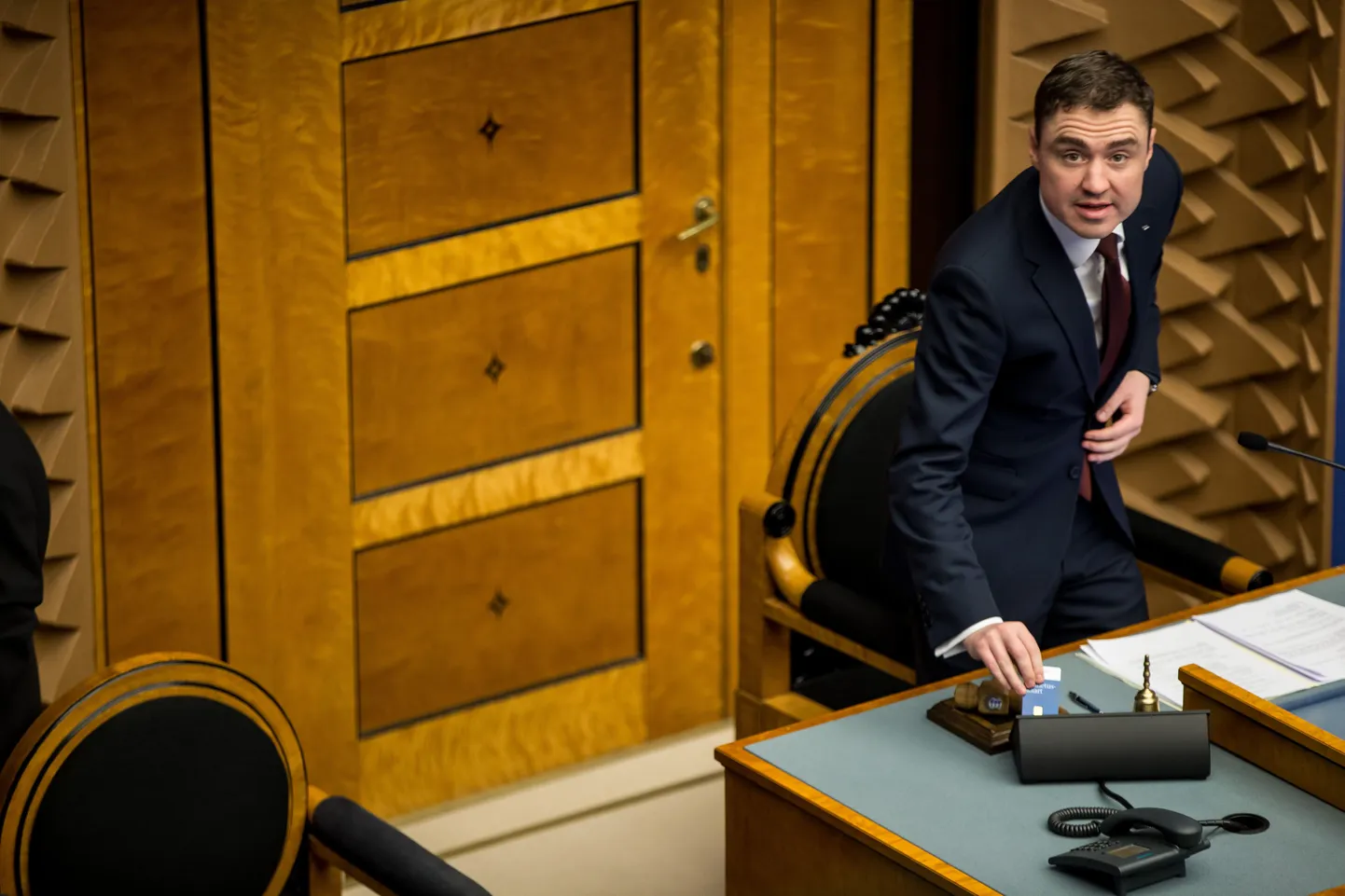 Riigikogu pidas ööistungit.
