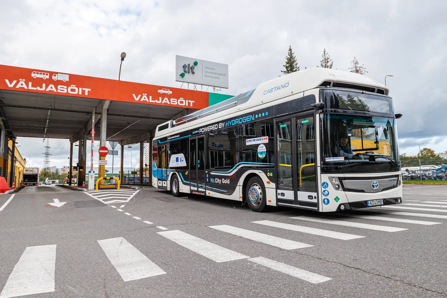 02.10.23, Tallinn. Euroopa Liidu projekti raames sõidab Euroopa rohelises pealinnas Tallinnas vesinikubuss. Tallinna Linnatranspordi AS testib vesinikubussi 3.–5. oktoobrini liinil nr 16.