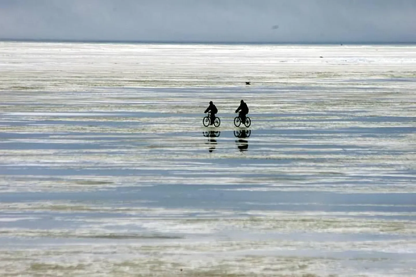 С понедельника запрещен выход на лед внутренних водоемов по всей Эстонии.