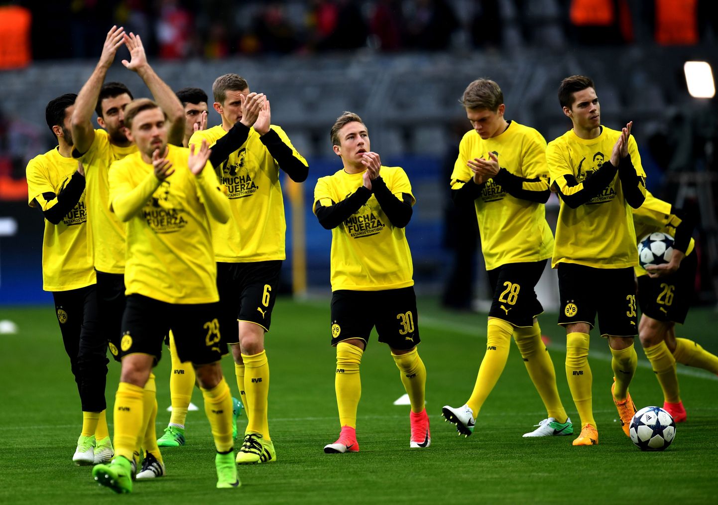 Kõik Dortmundi Borussia mängijad pääsesid pommirünnakust imekombel eluga.