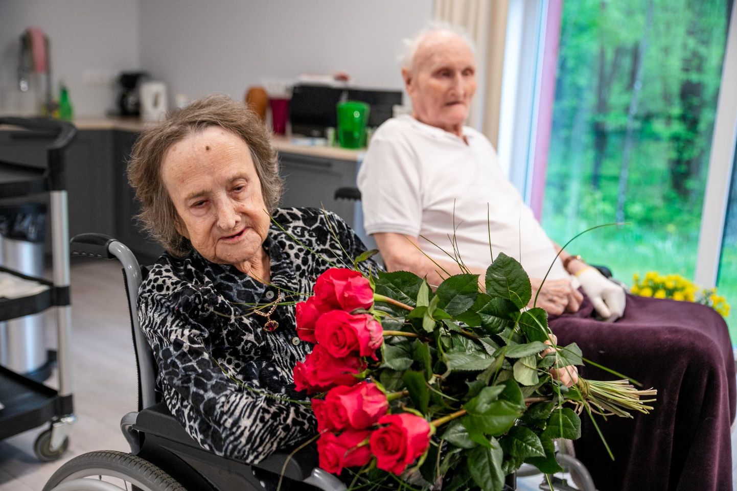 Veera ja Ants Jürna tähistasid 70. pulma-aastapäeva Tammiste hooldekodus, kuhu nad kolisid  aasta eest.