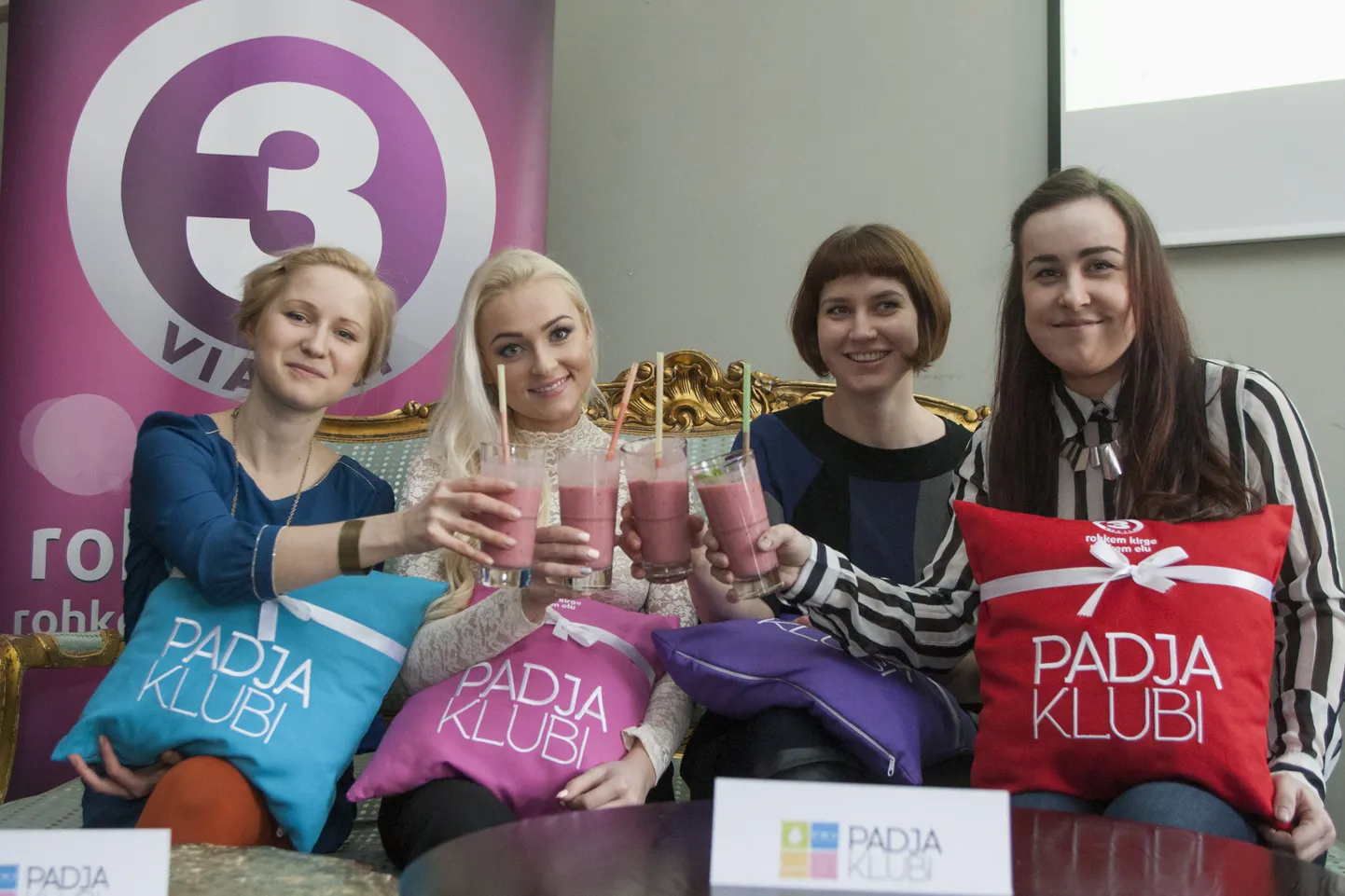 Neli naist, ühegi meheta: padjaklubilised Katariina Ratasepp, Grete Klein, Kertu Moppel ja Kristel Aaslaid.