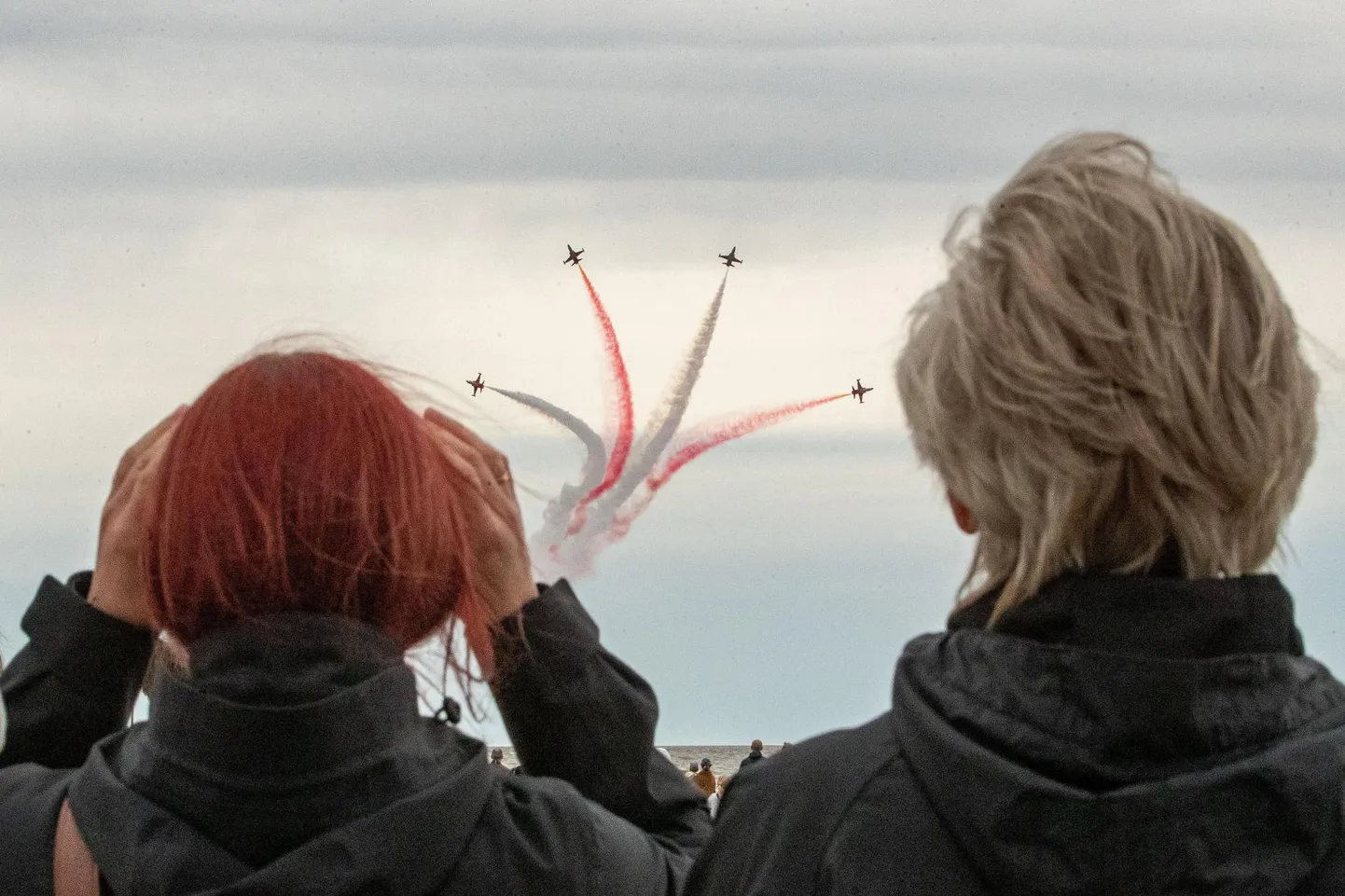 Türgi õhuväe eskadrill andis Pärnu rannas võimsa etteaste.