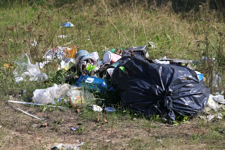 Prügi lagunemine looduses võtab kümneid aastaid, samal ajal reostab see keskkonda.