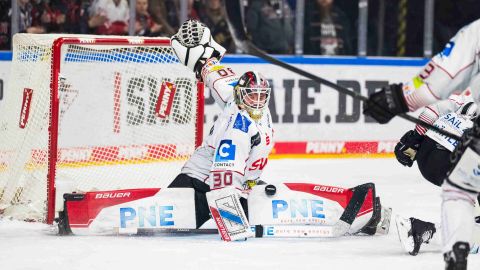 Gudļevskis tiek nomainīts DEL ceturtdaļfināla spēles pirmajā periodā