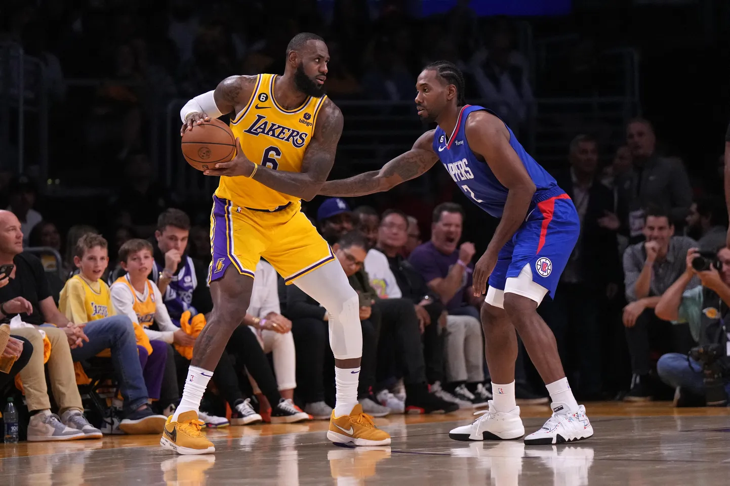Lebrons Džeimss un Kavai Lenards