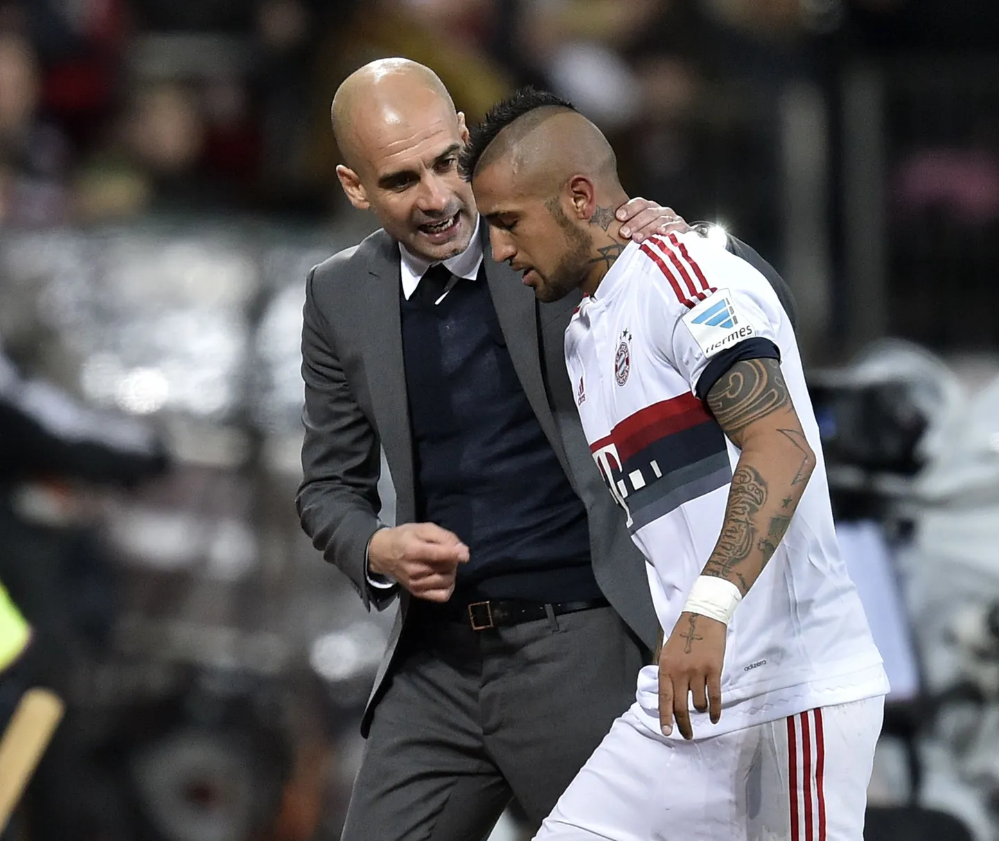 Pep Guardiola (vasakul) ja Arturo Vidal.