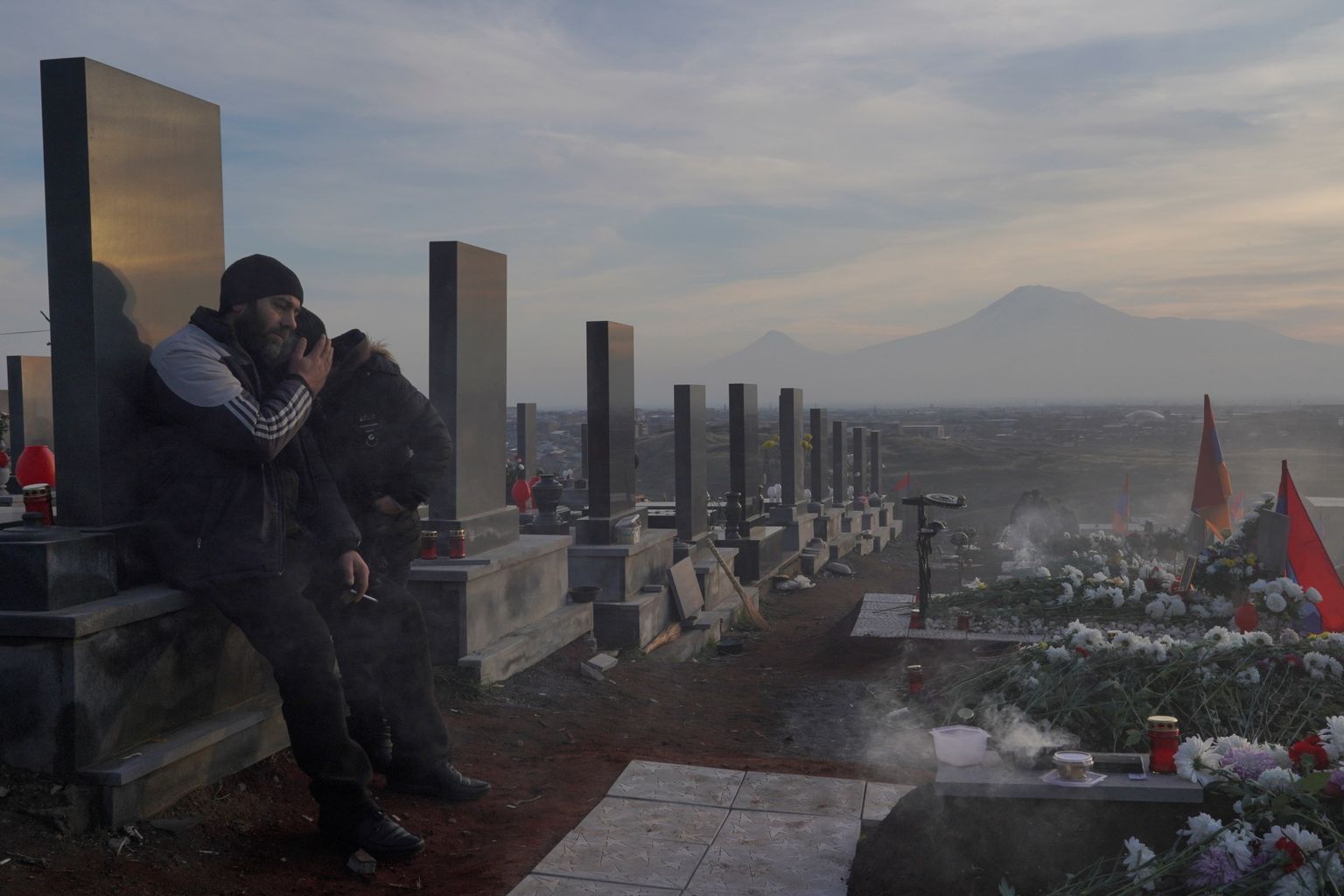 Tuvinieki Armēnijā, Erevānā, sēro par karā kritušajiem