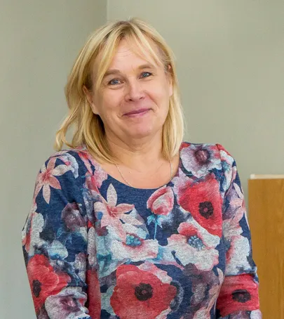 KATRIN KAND on koorilaulja, kes seisab hea kodukorra eest.