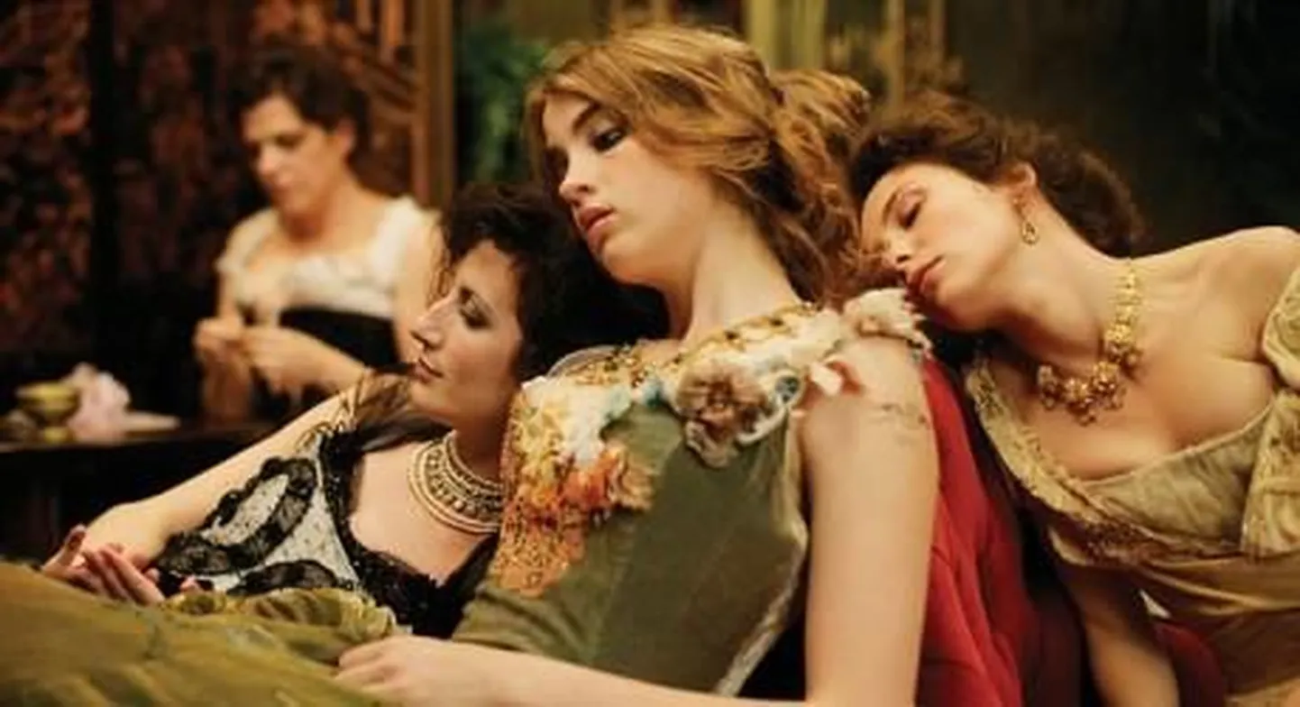 Cannes'is Kuldse Palmioksa auhinnale kandideerinud film "LÕBUMAJA" (L'Apollonide, R: Bertrand Bonello, Prantsusmaa 2011)