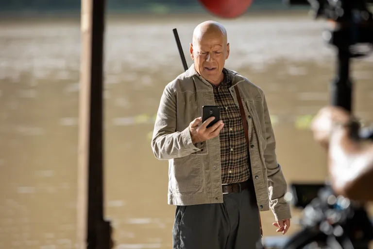 Willise 2021. aasta filmi «Out of Death» võtteplatsil. Kriitikutele film korda ei läinud.