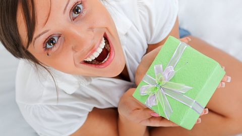 Пять способов сделать так, чтобы мужчина дарил подарки