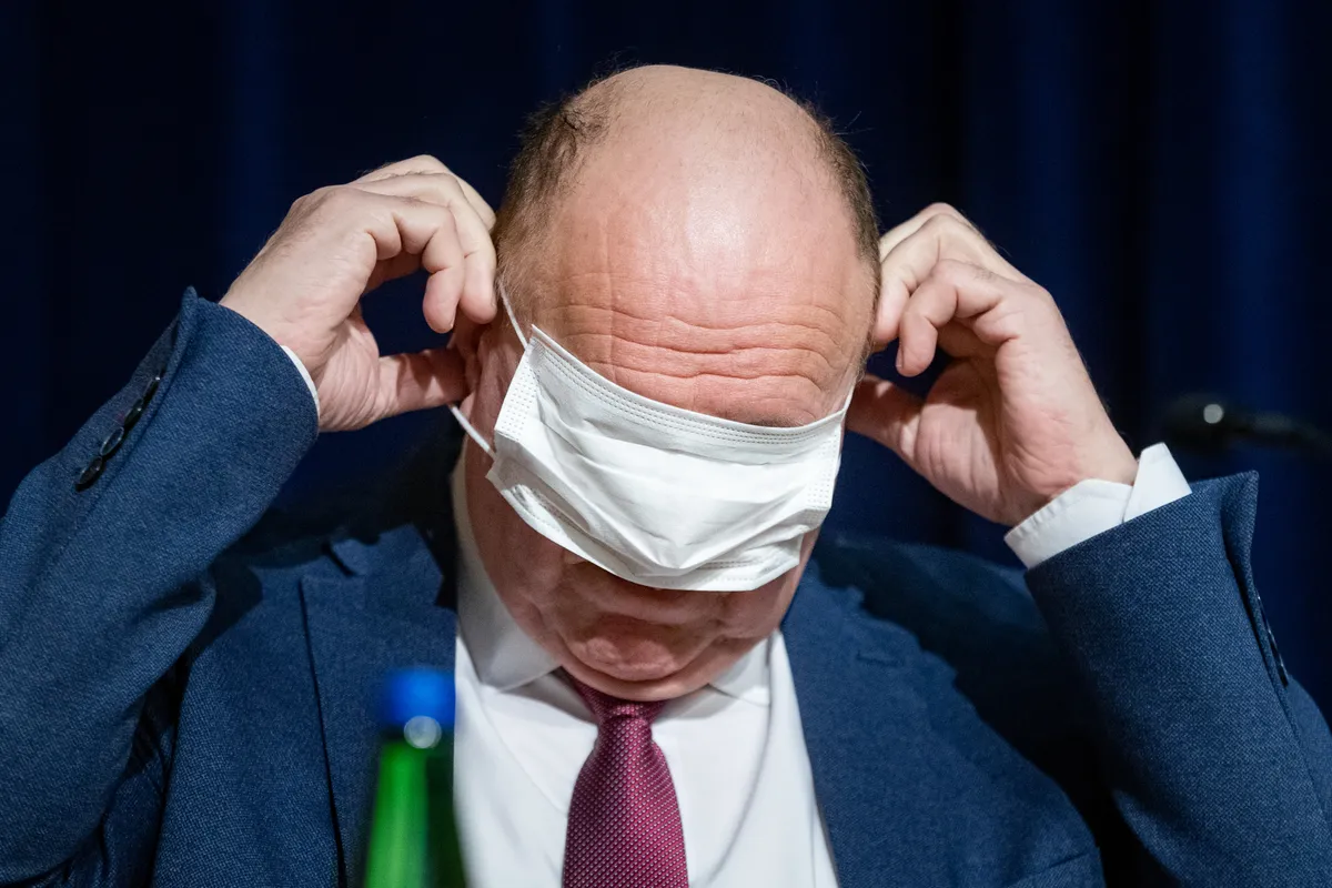 Eriolukord. Siseminister Mart Helme kriisikomisjoni esindajate pressikonverentsil. 22.04.2020.