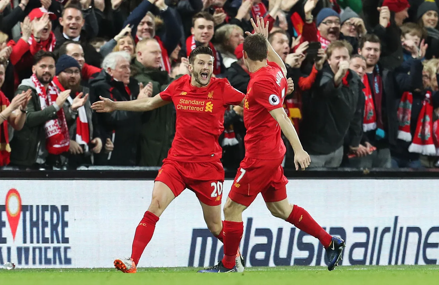 Adam Lallana (vasakul).