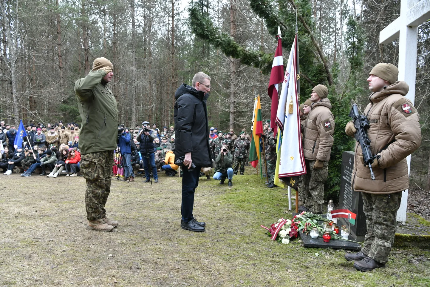 Эдгар Ринкевич на акции памяти национальных партизан у бункера в Иле