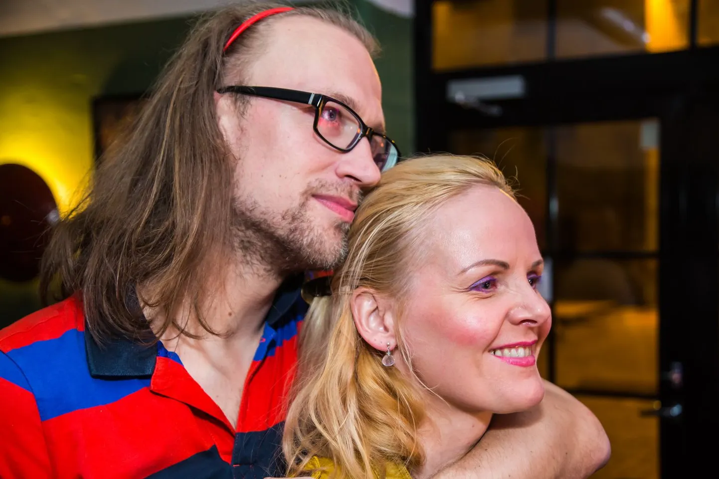Lauri Pihlapi uue LP esitluskontsert lokaalis Kivi Paber Käärid. Märt Agu ja Enely Jääger