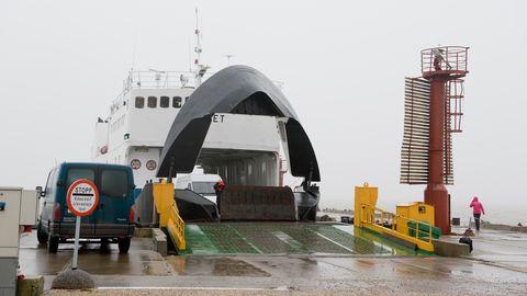 Tugev tuul võib häirida laevaliiklust Hiiumaa ja Saaremaa vahel