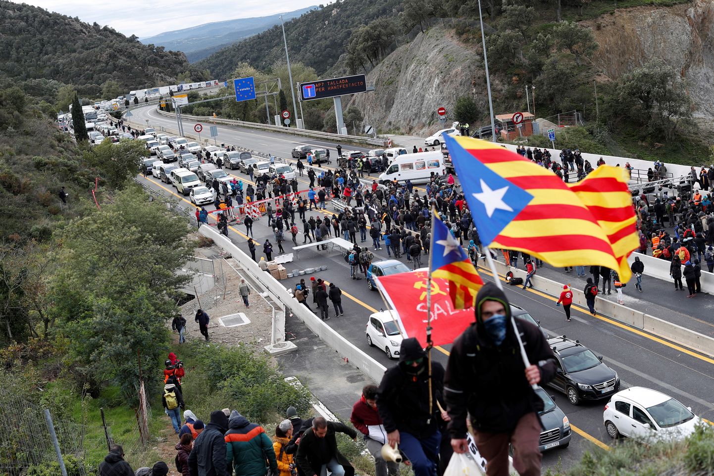 Meeleavaldajad tõkestasid La Jonqueras maantee AP7.
