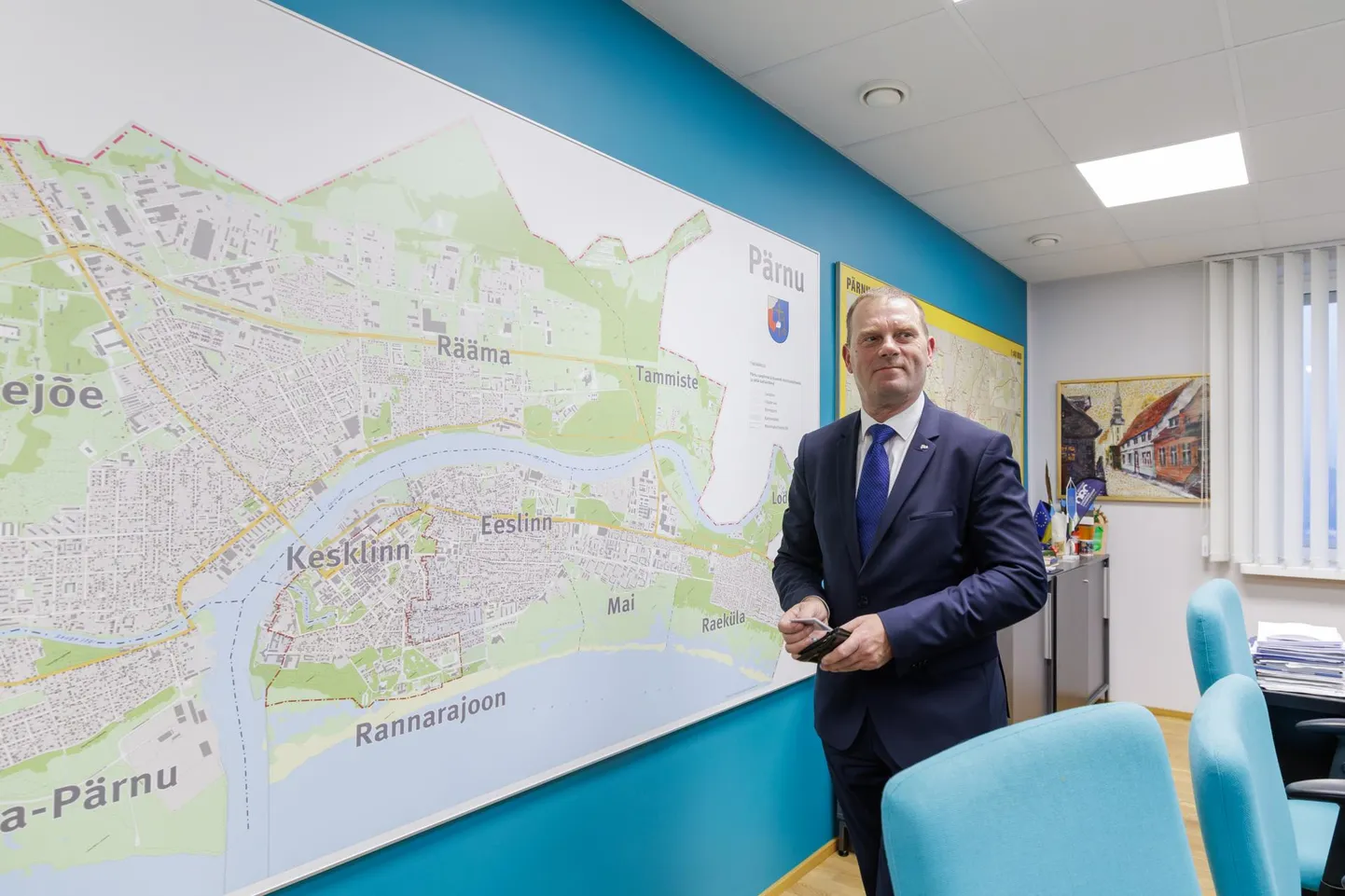 Pärnu linnapea Romek Kosenkranius lausus, et tasuliste rattaparklate plaan tuleneb juba ammu kokku lepitud strateegiast "Pärnu rattarikkaks".