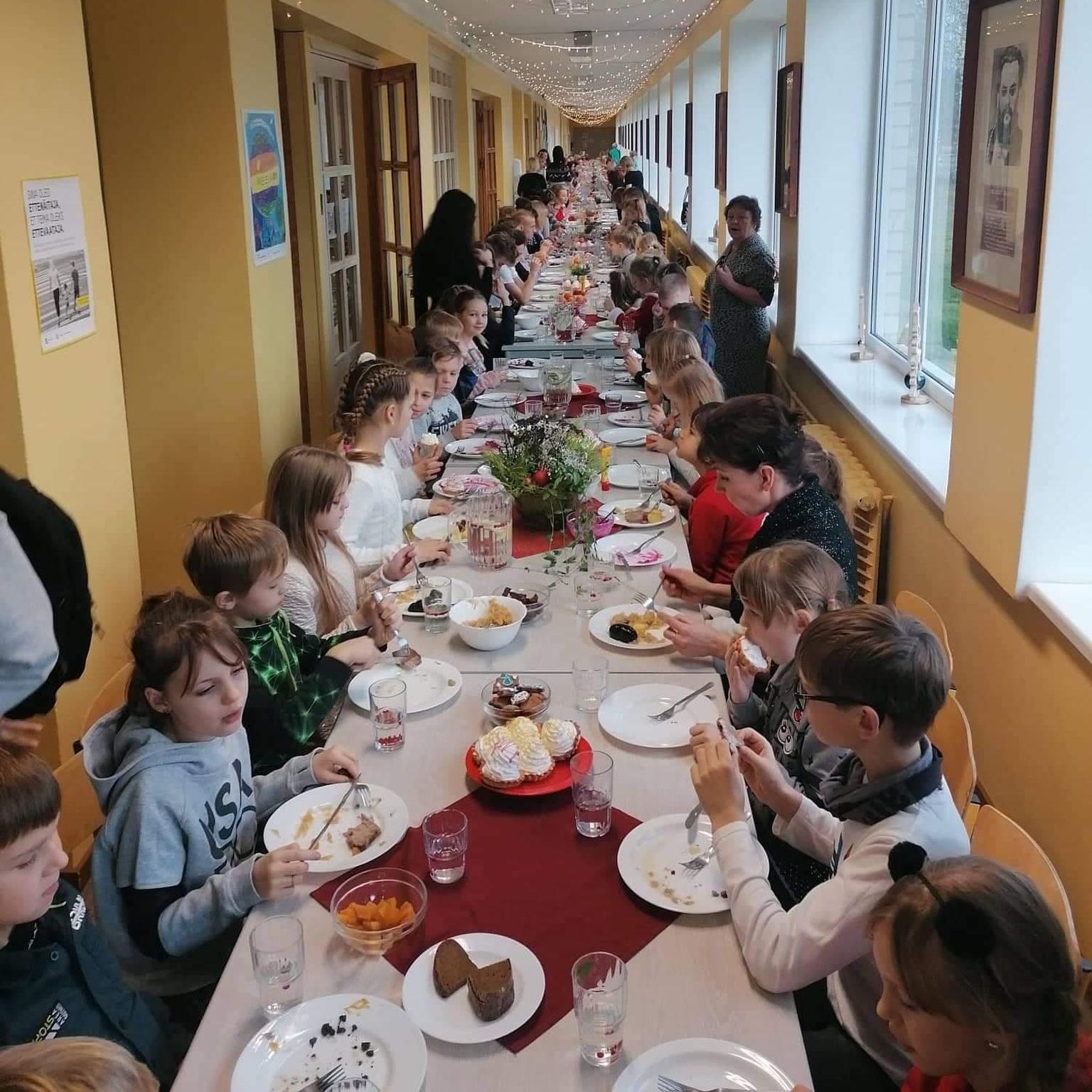 Saabuvate pühade puhul söödi Vändras pidurooga eriti pika laua taga.