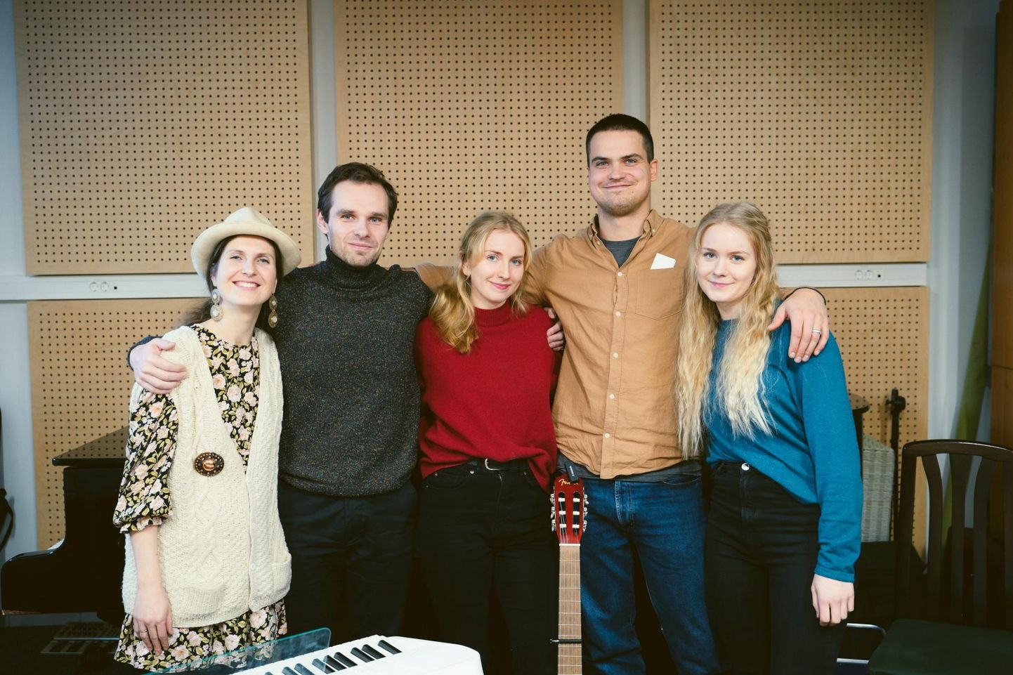 Olemi liikmed Birgid Täht (vasakult), Hanno Padar, Maria Mutso, Ken Arula, Marta Mut­so. Puudu on Ermo Talvik.