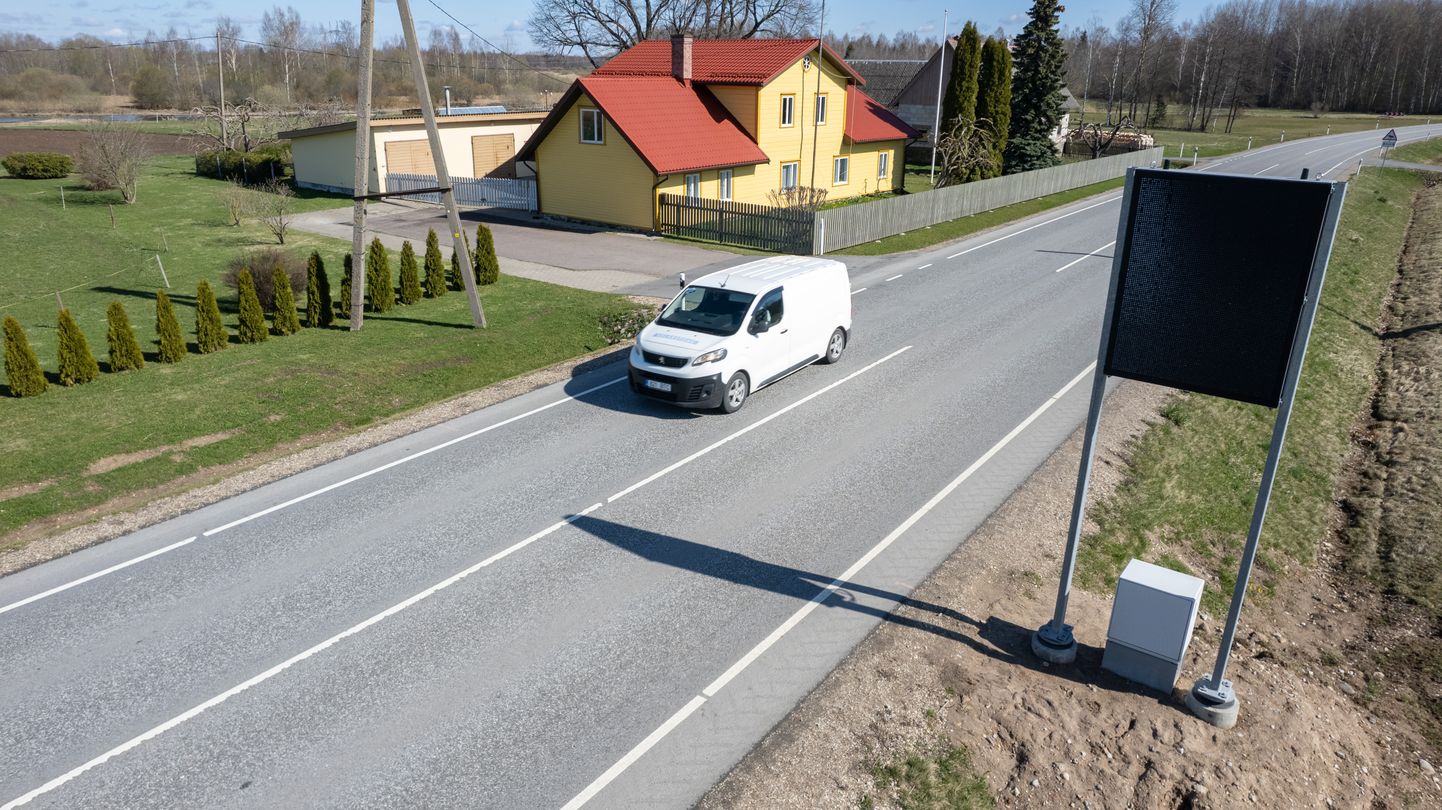 Sõiduk Tartu-Viljandi maanteel. Pilt on illustratiivne.