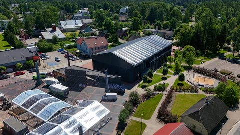 Tõrva keskväljak kattus ooperipäevadeks kontserdihallidega