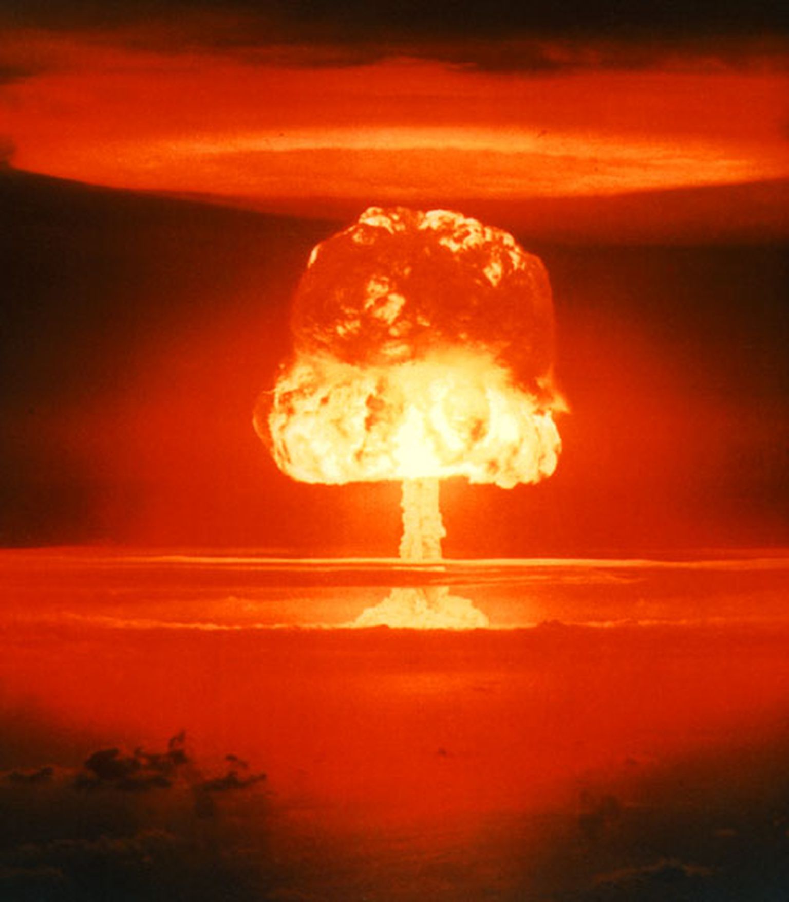 Ūdeņraža bumbas izmēģinājums 1954. gada 27. martā. Bikini atolā.