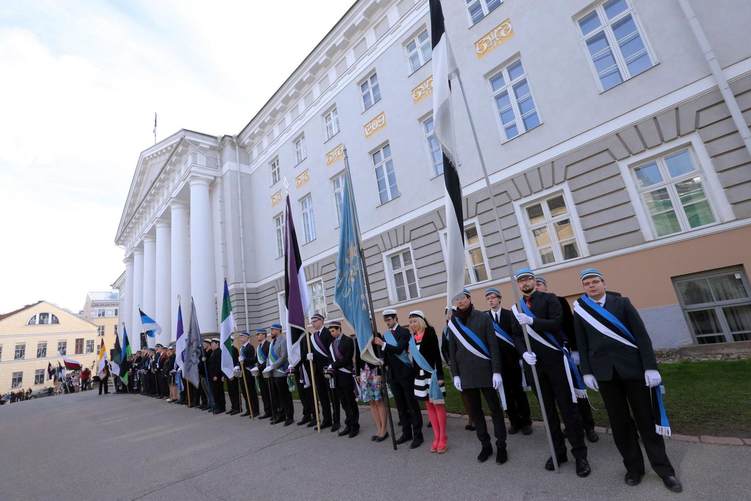 Akadeemiliste organisatsioonide volbrirongkäik Tartus.