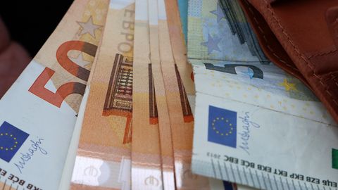 Доверчивый житель Эстонии передал мошенникам более 18 000 евро