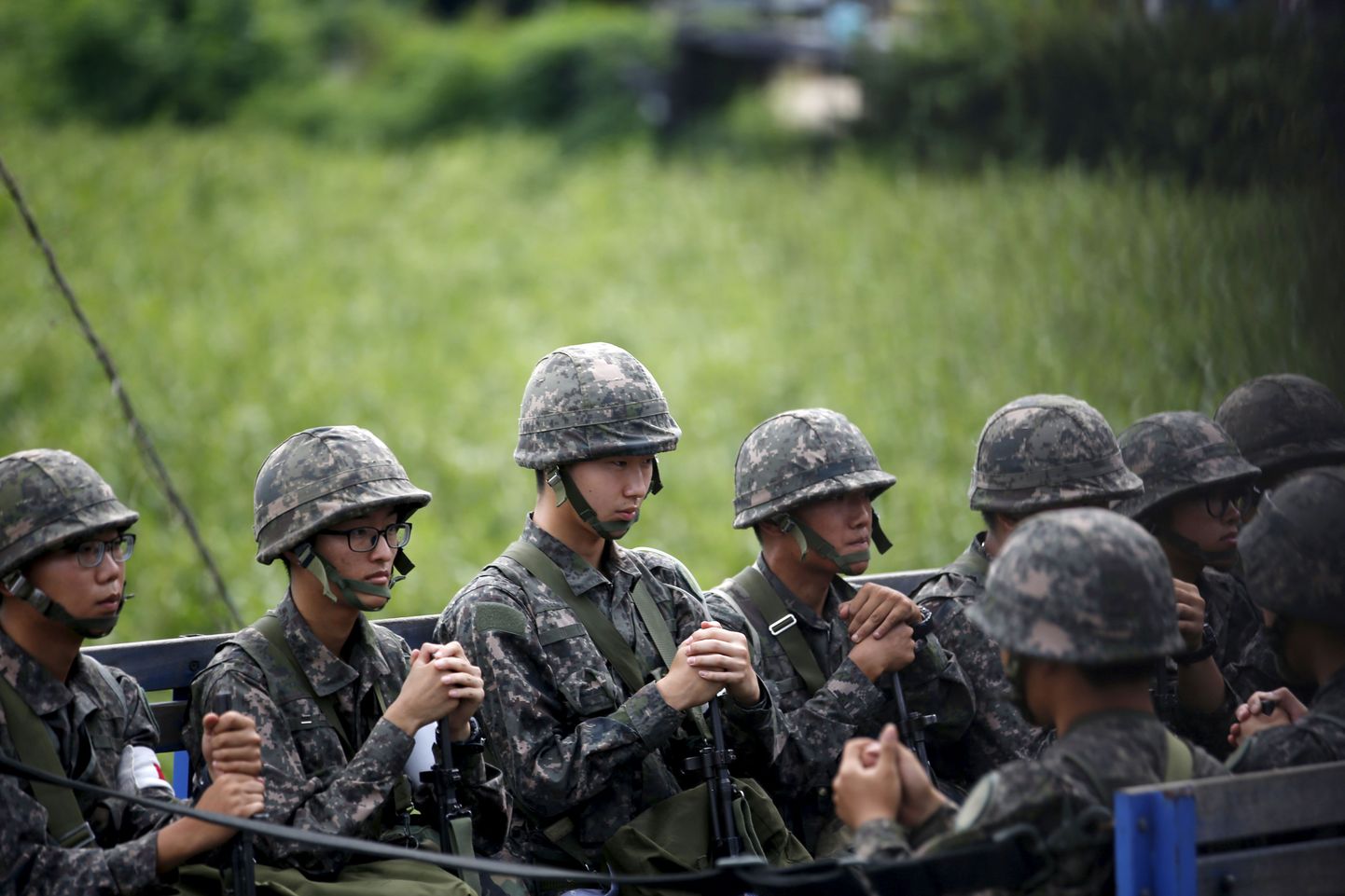 Lõuna-Korea sõdurid piiri ääres.