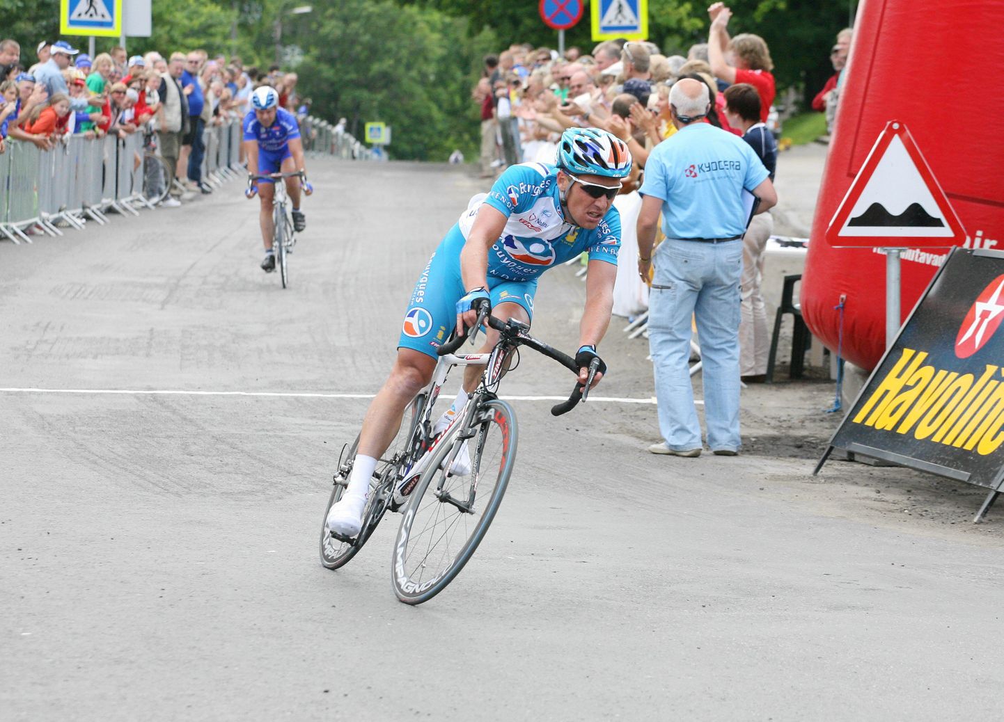 Eesti rattasõidu meistrivõistlusi peeti Viljandis ka kaks aastat tagasi. Toona võitis Erki Pütsep, olles raputanud viimasel kilomeetril maha just profispordist loobunud Jaan Kirsipuu.