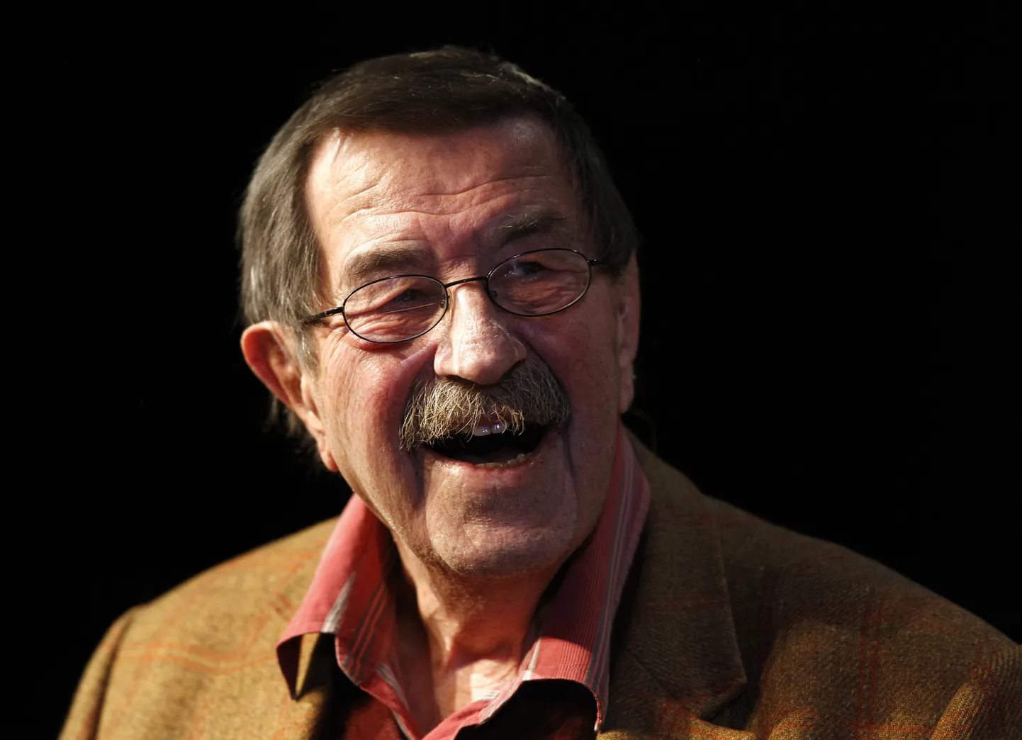 Saksa kirjanik Günter Grass mullu veebruaris.