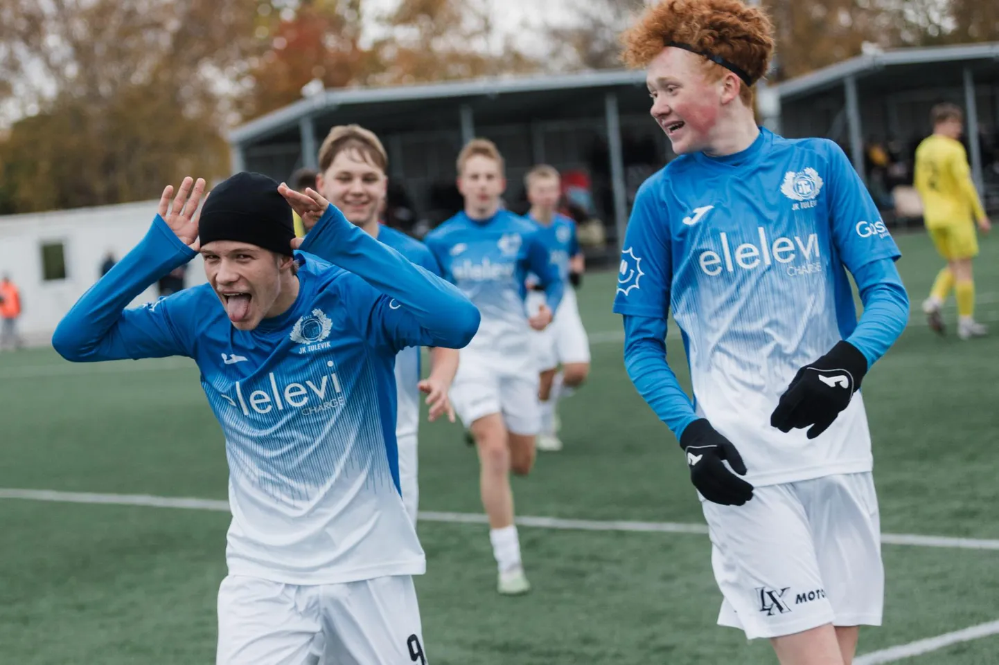 Liiga 33. mänguvoorus sai Viljandi Tulevik FC Kuressaare U21 esinduse vastu 3:1 võidu. Ühe värava lõi Ingo Ott (vasakul), kes valiti ühtlasi meeskonna oktoobri parimaks mängijaks.