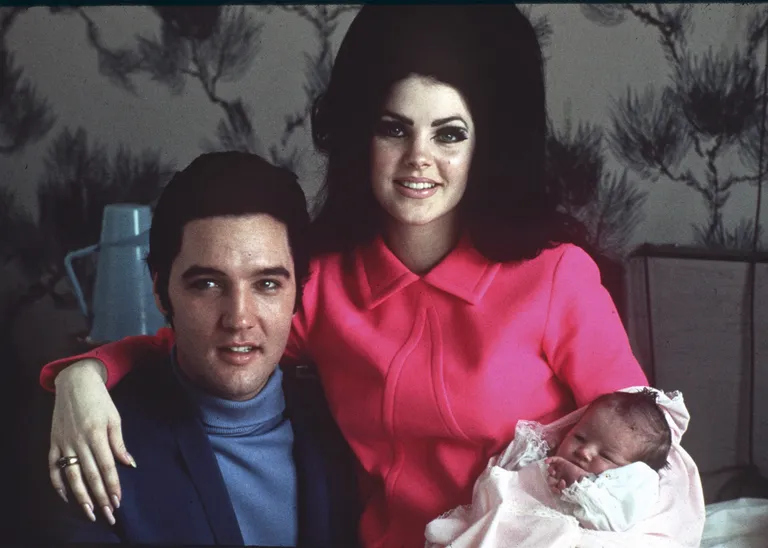 Elvis ja Priscilla Presley tütre Lisa Mariega.