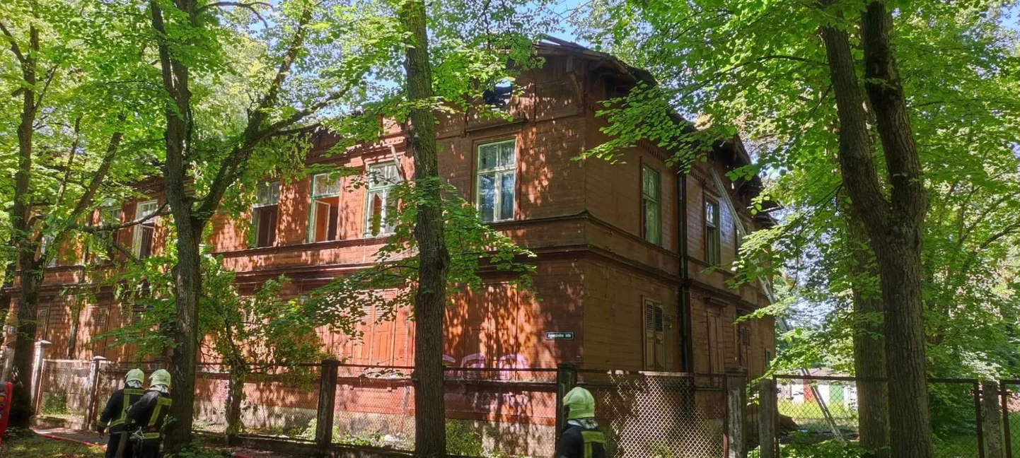 Сгоревший дом