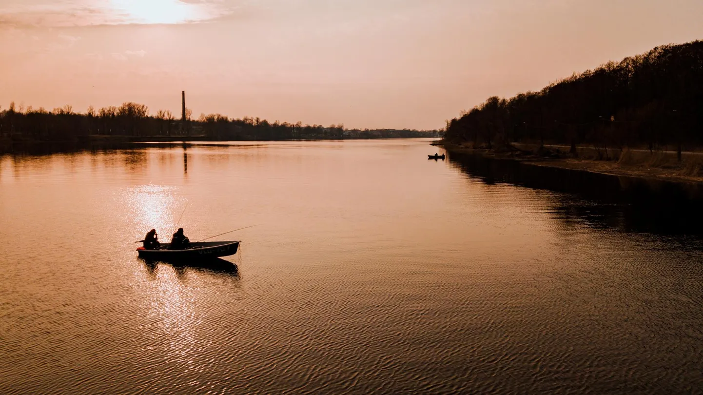 Pärnu linn, Pärnu jõgi, Jaansoni rada, Papiniidu sild, kalamees, kalamehed
