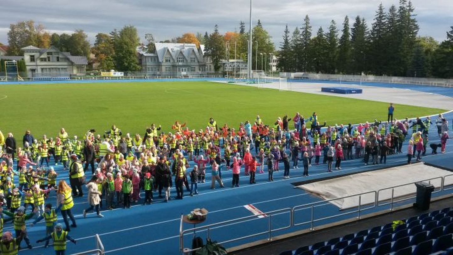 Rannastaadionil toimus täna Pärnu linna lasteaedade koolieelikute jooksupäev.